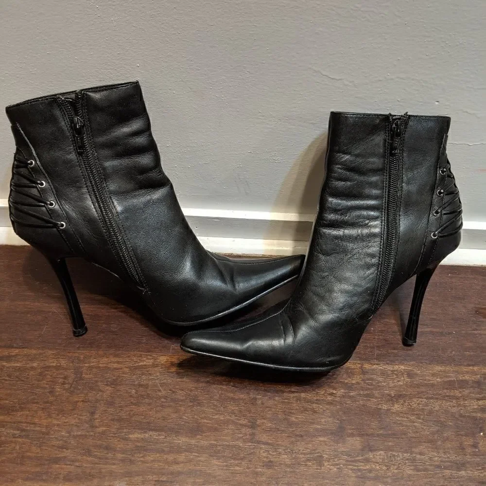 Baker's Samantha leather bootie black size 8